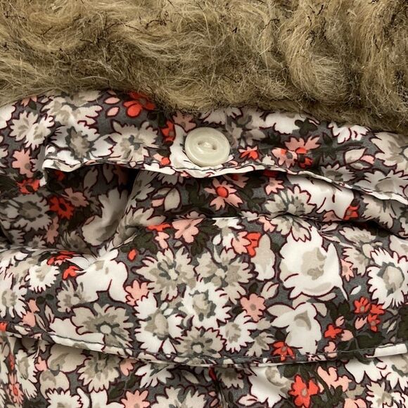 By GAP Kids White Brown Floral Hooded Puffer Vest Small - Picture 6 of 9